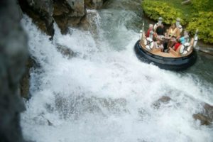 Dollywood amusement park river raft