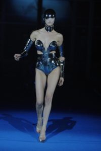 thierry-mugler-outfit-profile