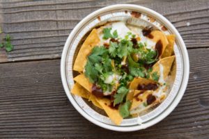 chicas tacos carnitas