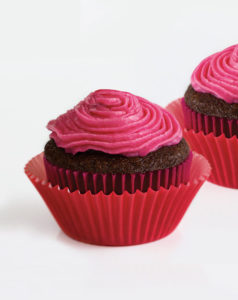 the-invisible-chef-jelly-belly-valentine-chocolate-covered-cherry-cupcake-sm